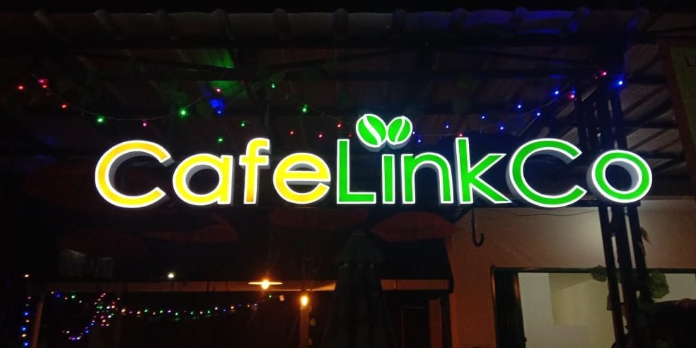 Neon box huruf timbul akrilik