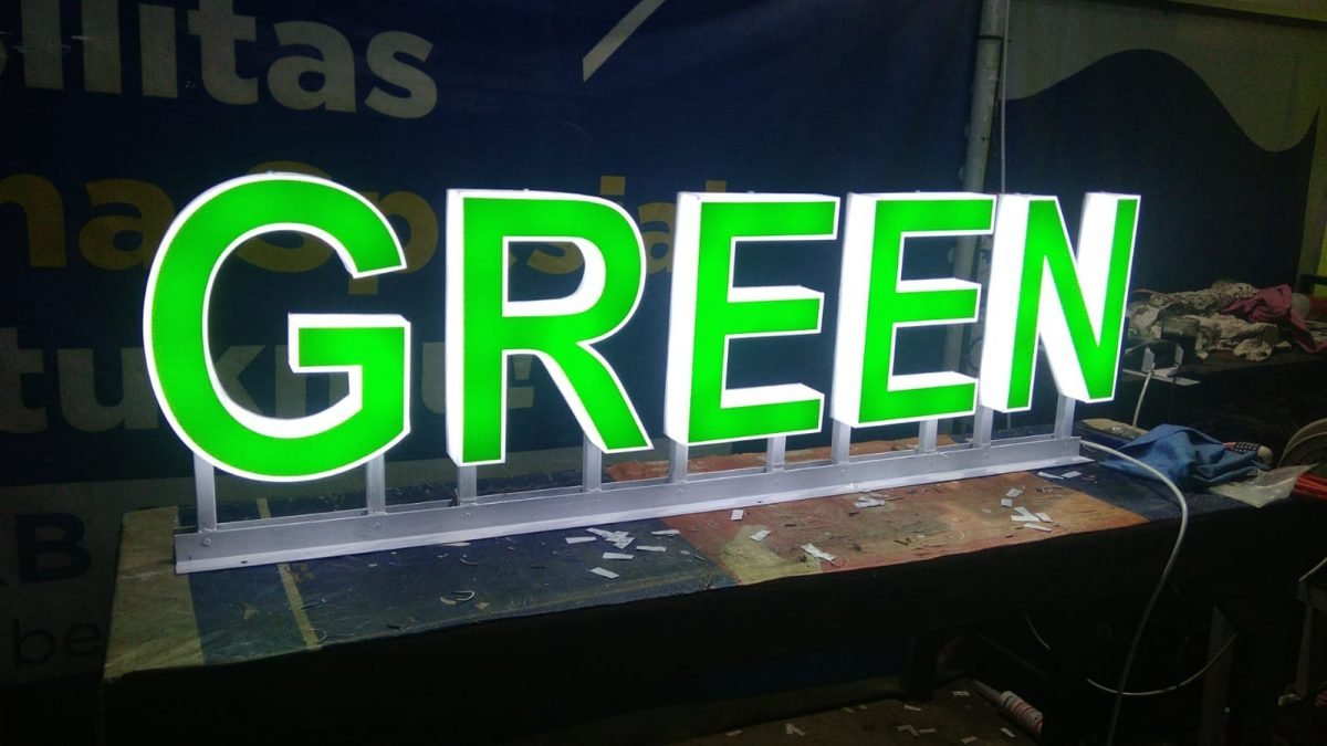 huruf timbul akrilik di Kebayoran